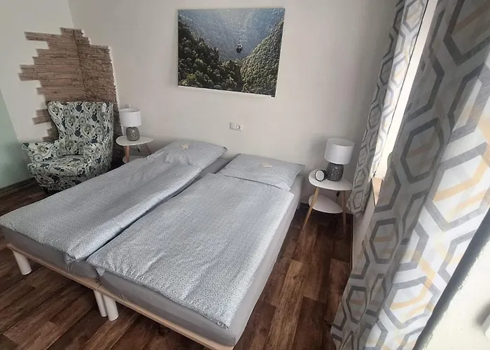 Pauls Hexenhaus Teufel Mit Familienbett Thale